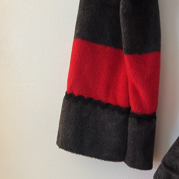 Minnie Mouse Fuzzy Robe - Picture 6 of 9